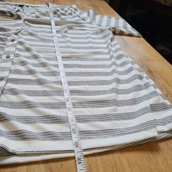 Lane Bryant Striped Button Front Top B/W NWT - Picture 11 of 11